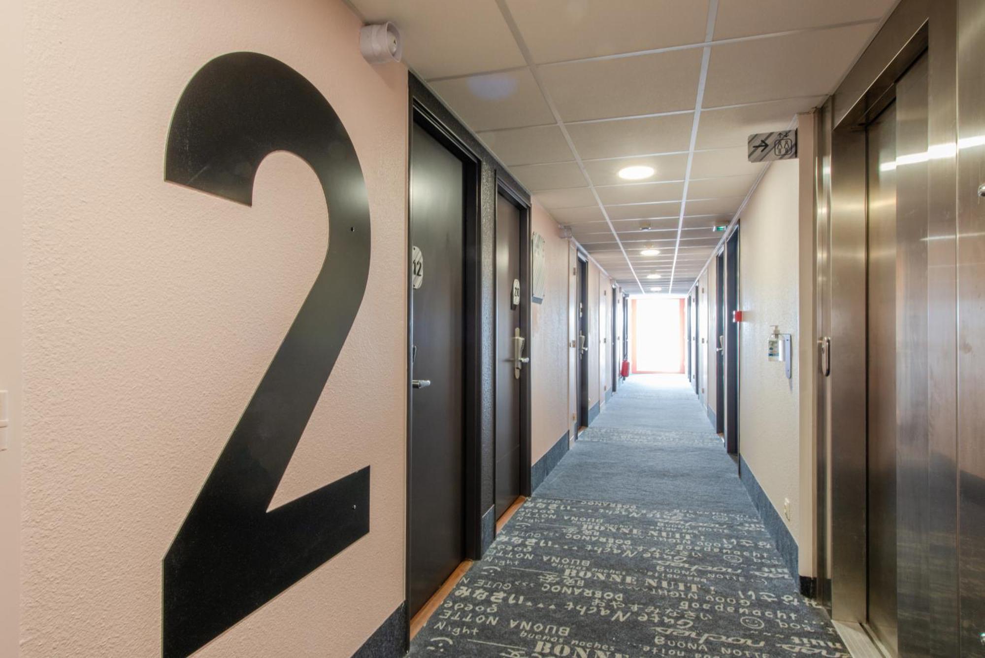 B&B Hotel Cholet Nord Exterior foto
