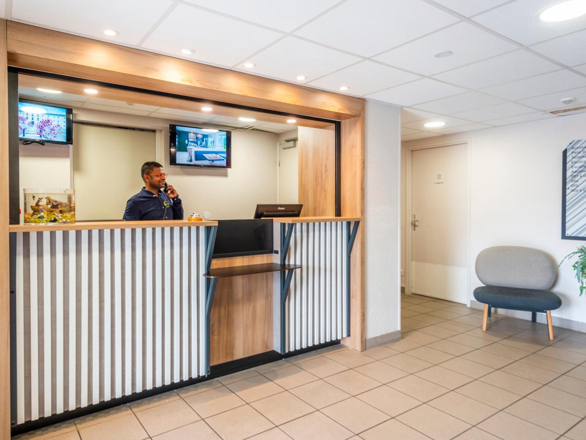 B&B Hotel Cholet Nord Exterior foto